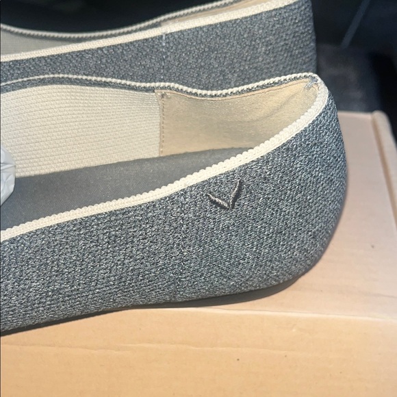 VIVAIA Pointed-Toe Patterned Flats - Picture 6 of 11